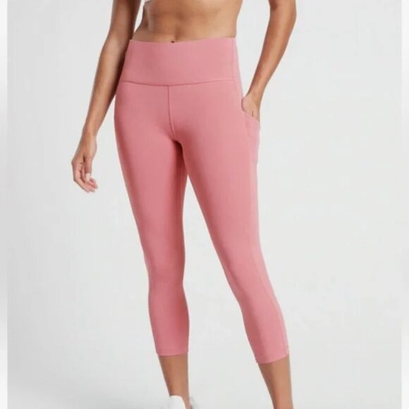Athleta Ultimate Stash Pocket Capri Pant Leggings in Antique Rose, size Medium - Picture 1 of 8